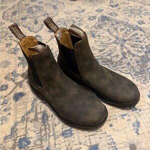 Blundstone Women’s Dark Brown Leather Boots